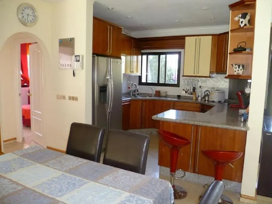 11647 - Private Cosy Villa In Marbella Area
